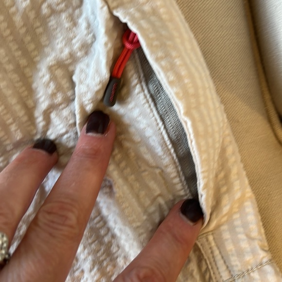 LULU golf short walking short with pockets and key storage - Picture 7 of 8